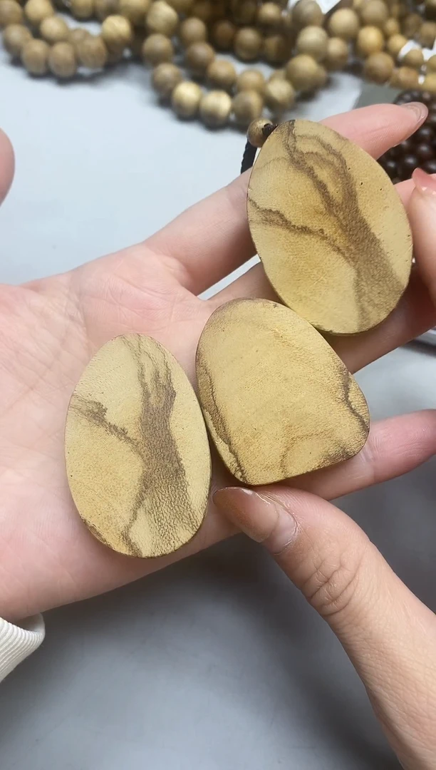 【闪购商品】沉香吊坠达拉干随型牌子多样性发其一