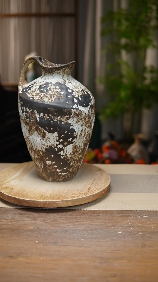 【闪购商品】陶瓷花器诧寂黑奶壶