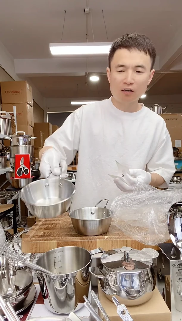 A29 微瑕米酒碗2个