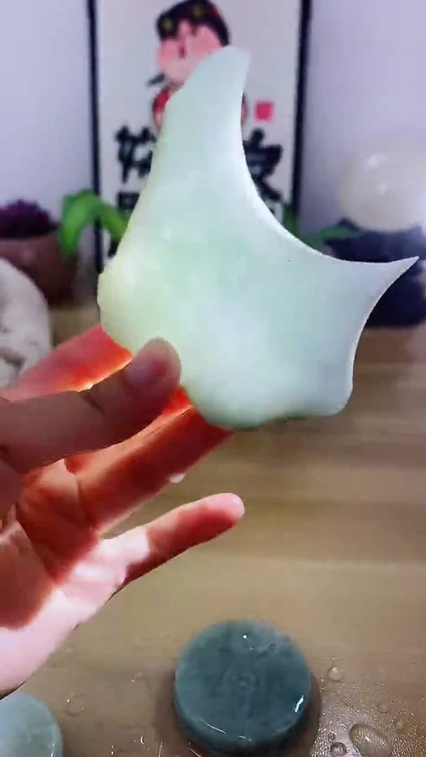 翡翠未镶嵌颈饰翡翠096