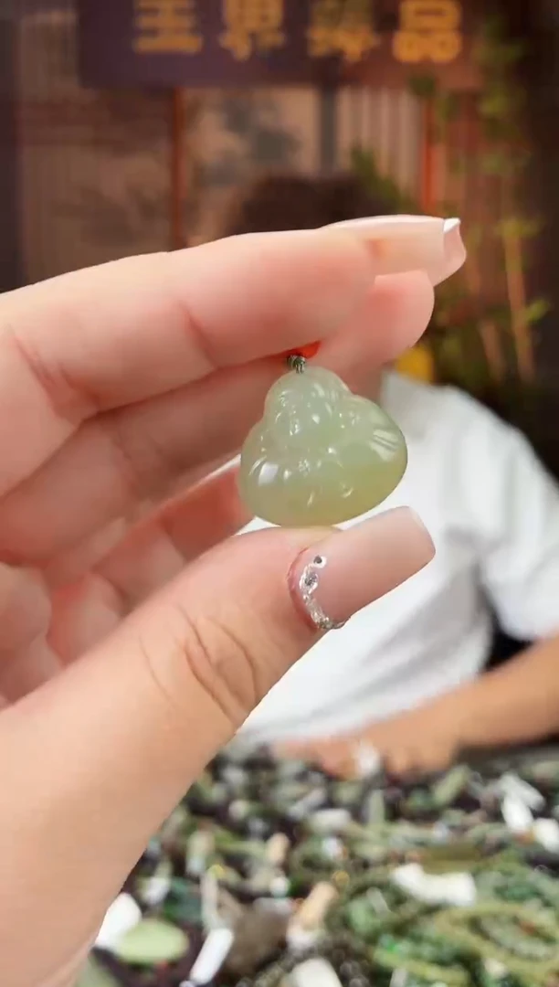 和田玉未镶嵌颈饰拍一发一