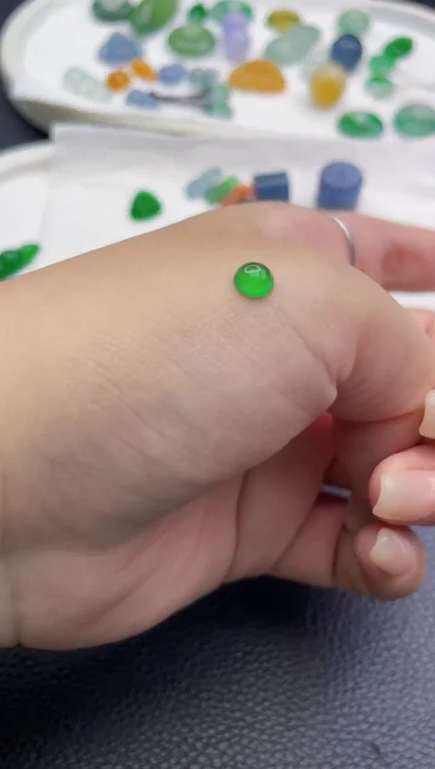 定制翡翠未镶嵌51351111