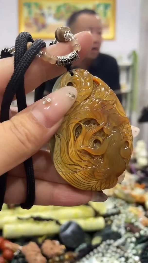 未镶嵌蛇纹石玉颈饰