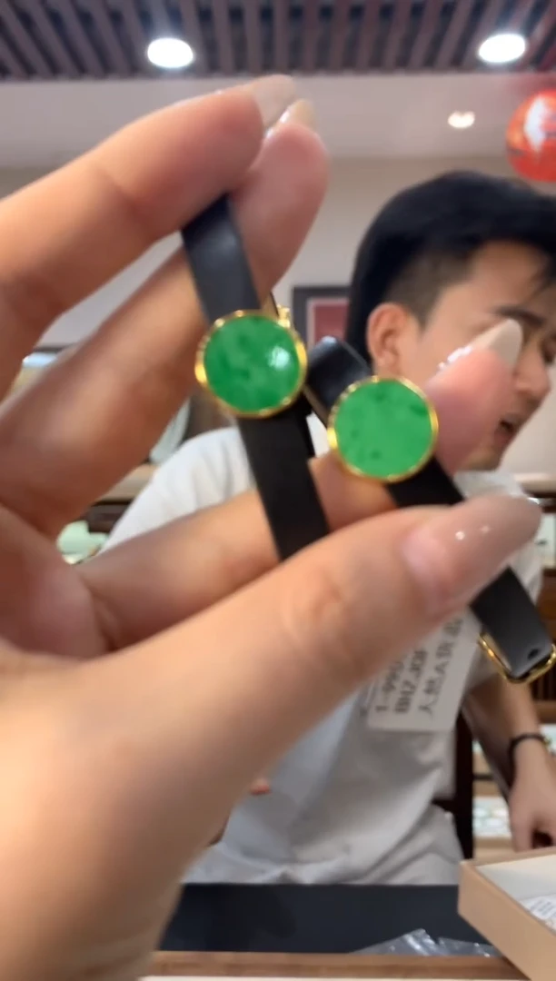 吊坠(不含链)未镶嵌翡翠圆牌 多样性发货1件