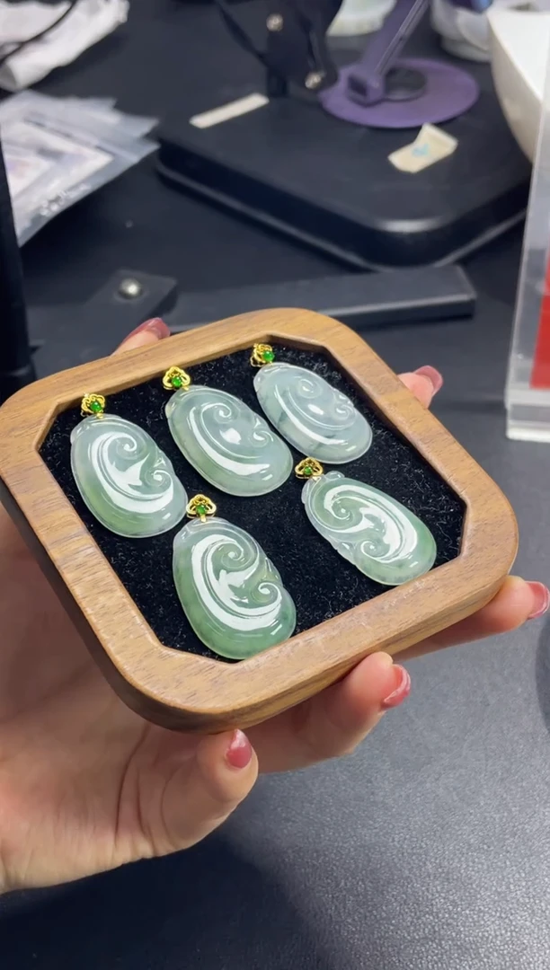 18K金镶嵌定制翡翠DDJ44484/多样性发一件