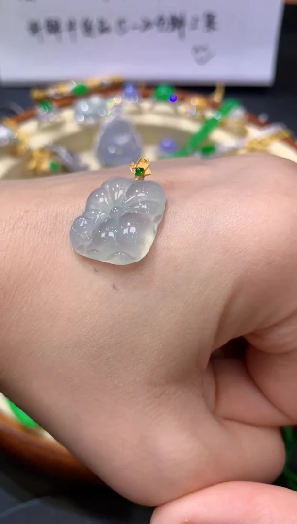 颈饰18K金镶嵌翡翠42荷叶