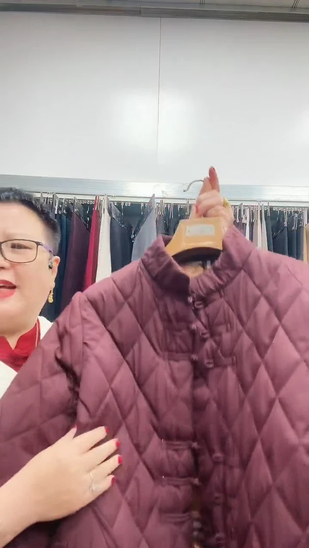 可可紫絮片样衣一件