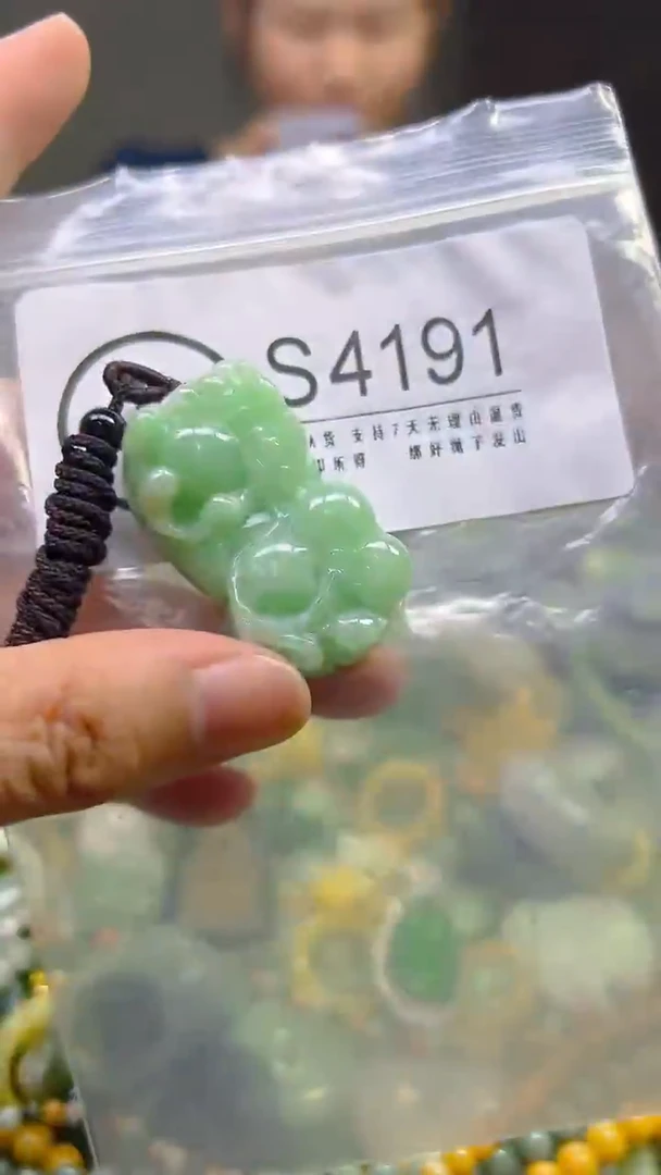 翡翠未镶嵌颈饰/S/翡翠A货,一件也是批发价