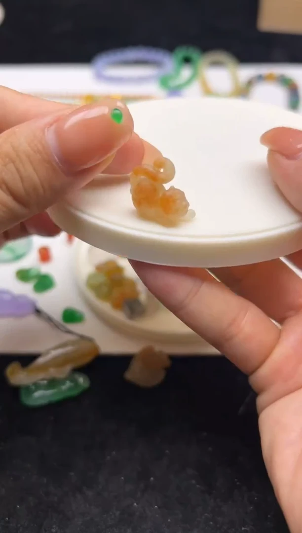 未镶嵌定制翡翠 黄猫咪1980+198-sm145