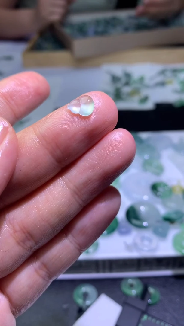 未镶嵌定制翡翠毛货