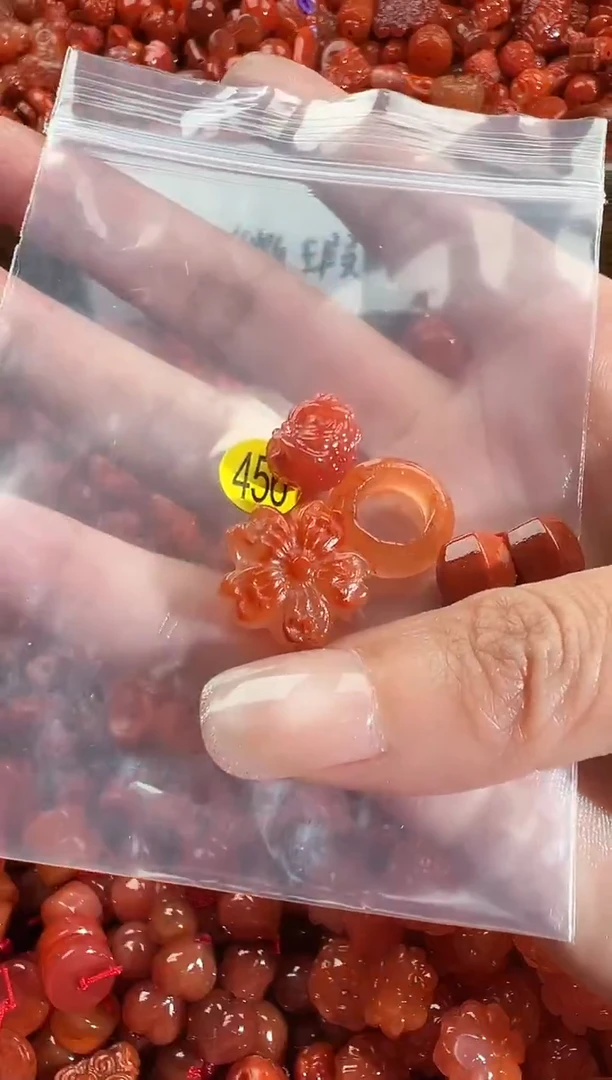 颈饰未镶嵌南红玛瑙1