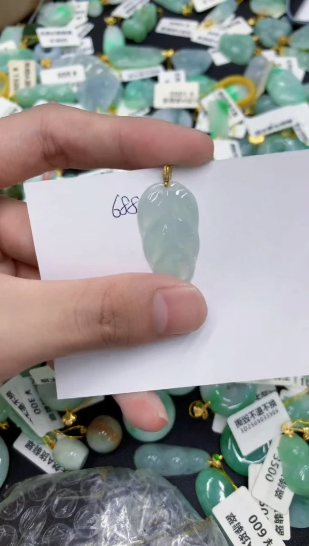 颈饰18K金镶嵌翡翠111111