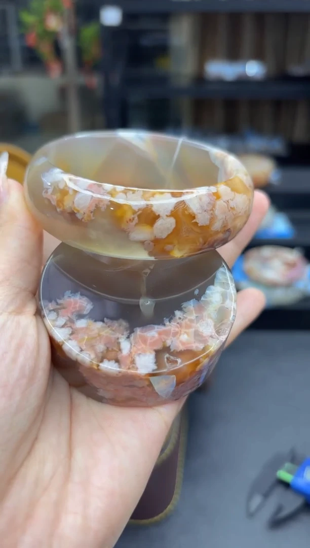 石英质玉手镯未镶嵌279(63圈赠送镯心)