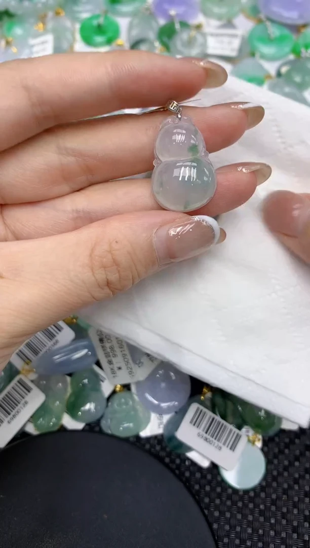 颈饰18K金镶嵌翡翠111111