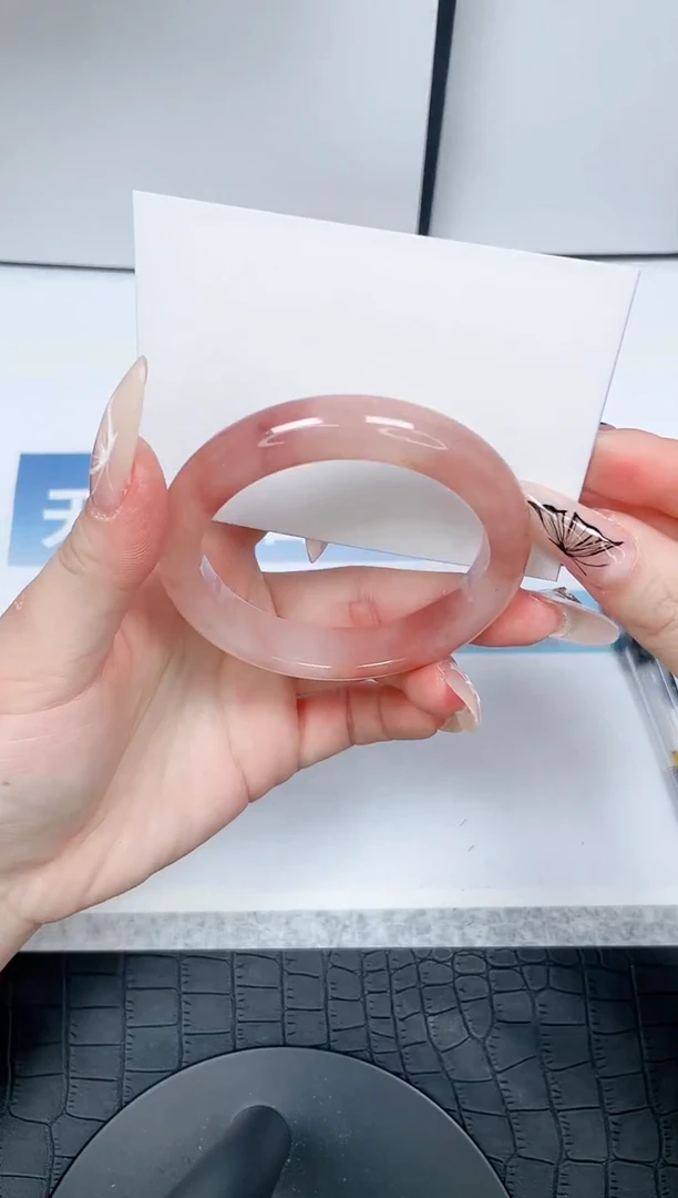 【闪购商品】石英质玉手镯未镶嵌32-56.4