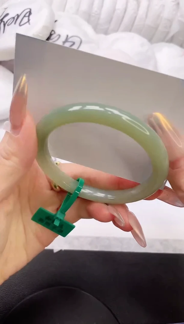 【闪购商品】和田玉手镯未镶嵌18L309-56