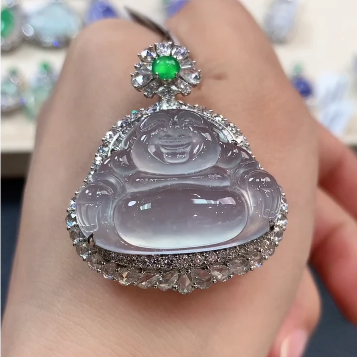 翡翠吊坠(不含链)18K金镶嵌n82 总价88000 补尾款35000