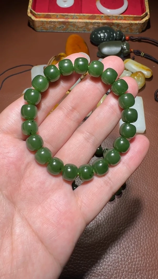 未镶嵌和田玉挂件我****凡和田玉