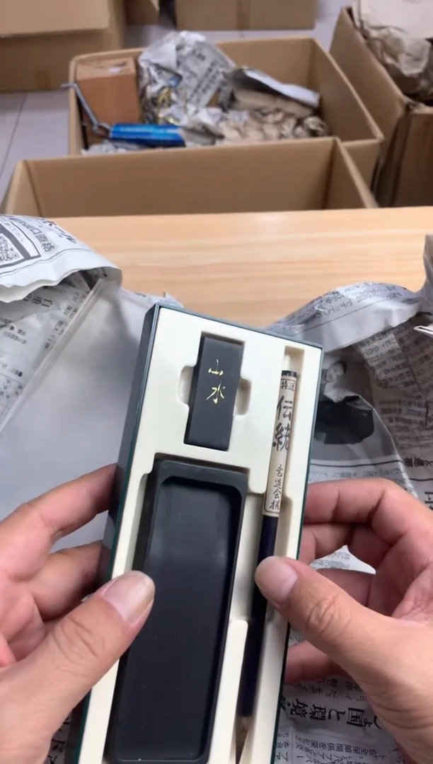 默认微瑕，no退no换，介意勿拍