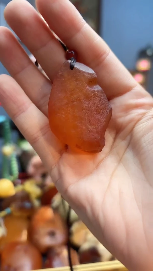 琥珀颈饰未镶嵌吊坠
