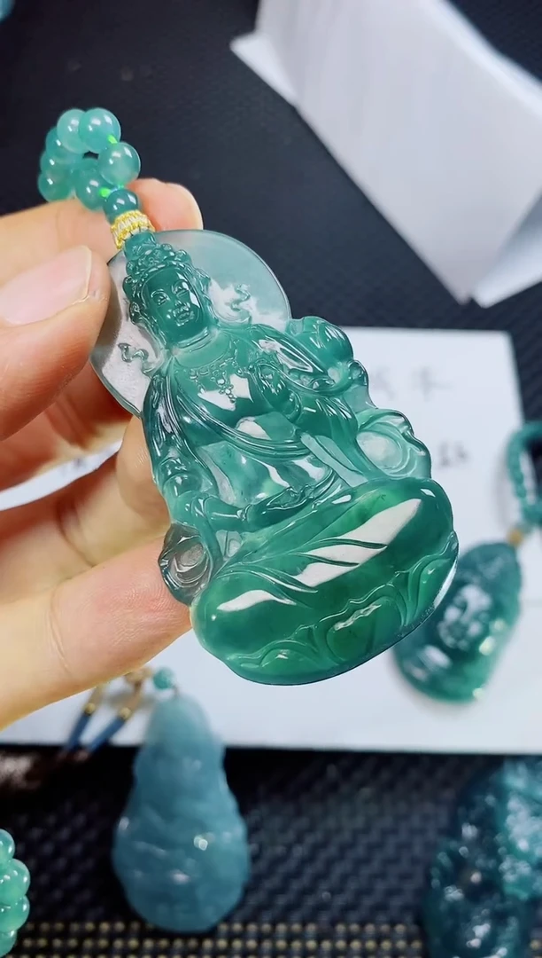 翡翠未镶嵌颈饰靖***y