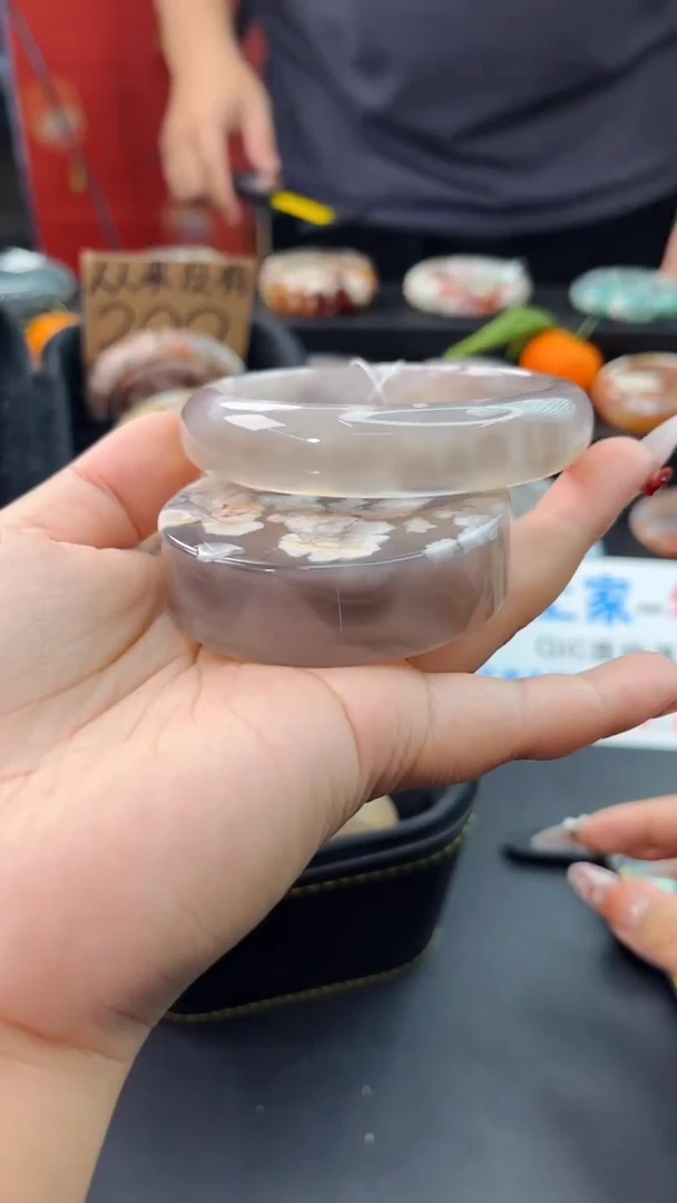 【闪购商品】石英质玉手镯未镶嵌赠送镯心（61圈口）