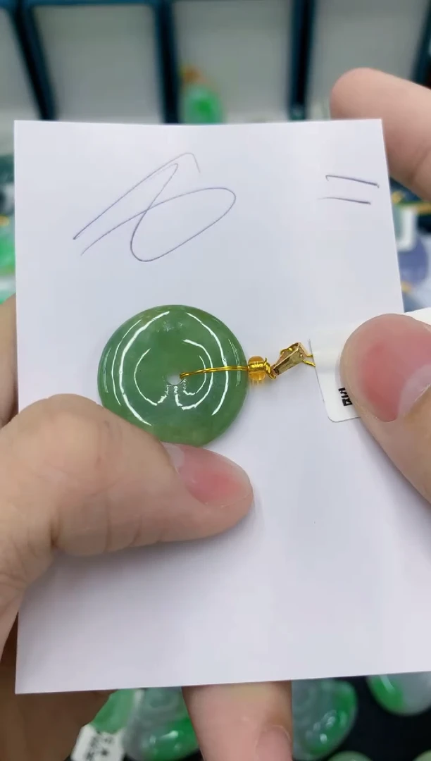 翡翠未镶嵌颈饰1111111