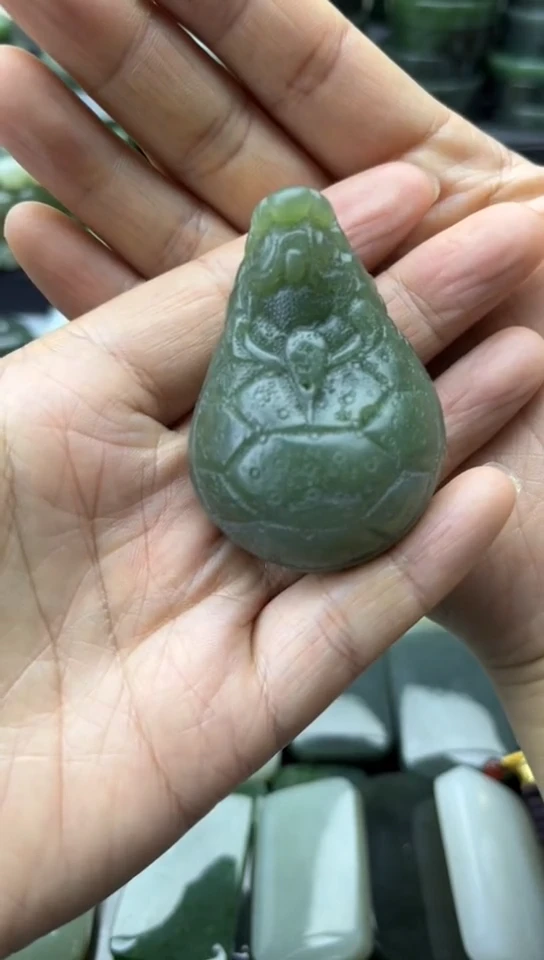 未镶嵌和田玉珠宝半成品龙龟