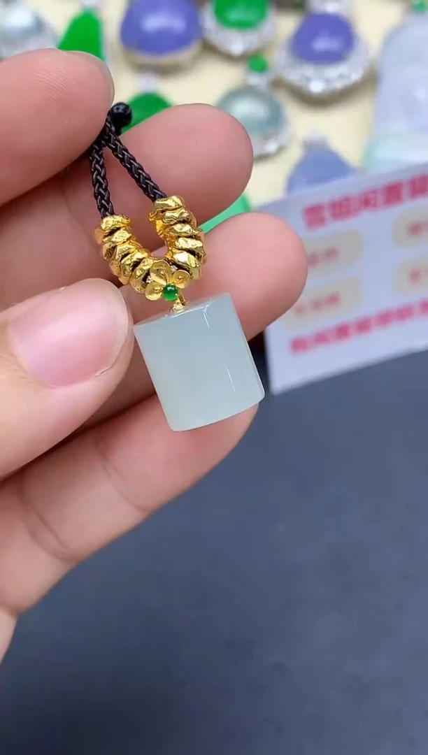 颈饰18K金镶嵌翡翠365-中国好珍宝