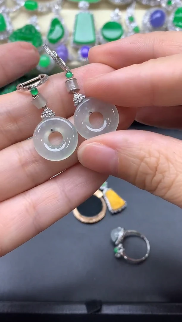 颈饰18K金镶嵌翡翠470-中国好珍宝