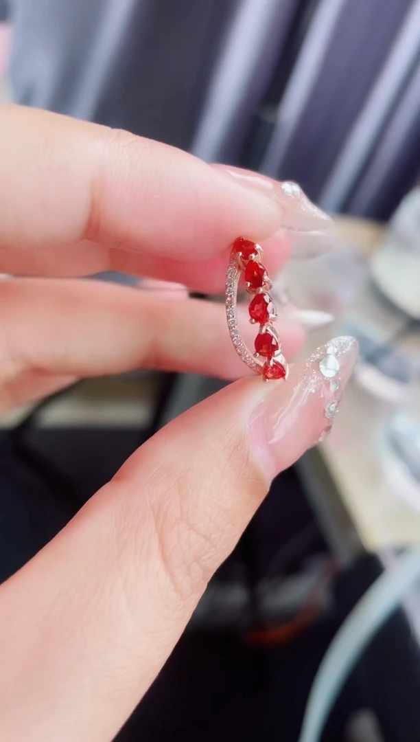 【闪购商品】彩色蓝宝石戒指银S925镶嵌戒指