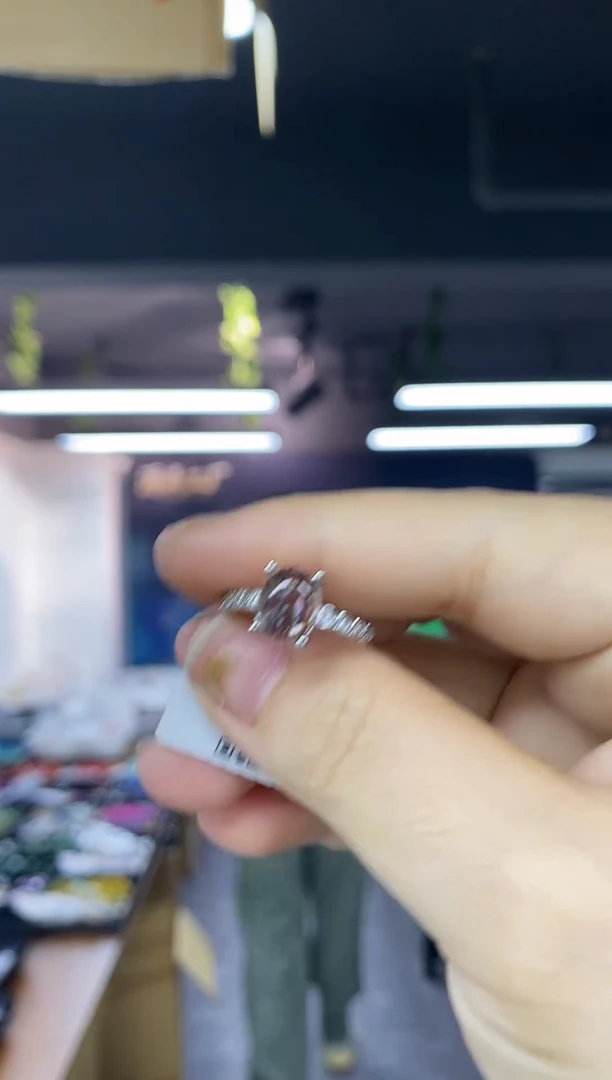 未镶嵌戒指水晶多样性发其一颜色微差