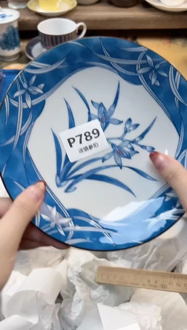 瓷片艳**8   789