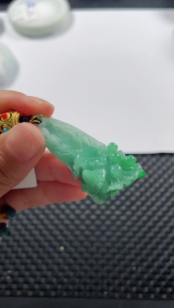 颈饰未镶嵌翡翠基地发货H 3090 白菜