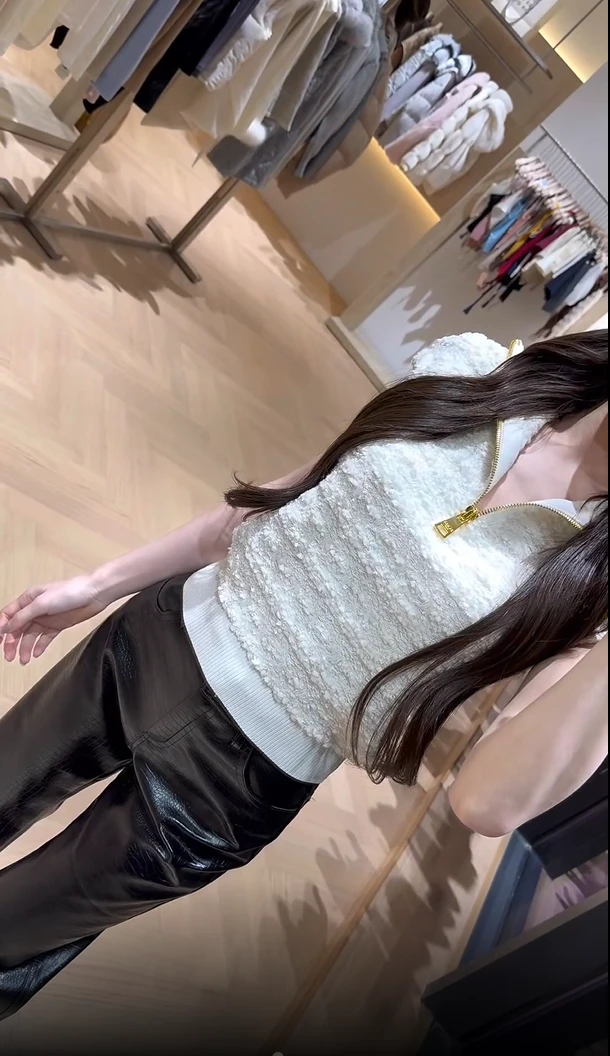 2025秋冬新款修身显瘦米白色半拉链Polo衫配宽松休闲皮裤两件套女