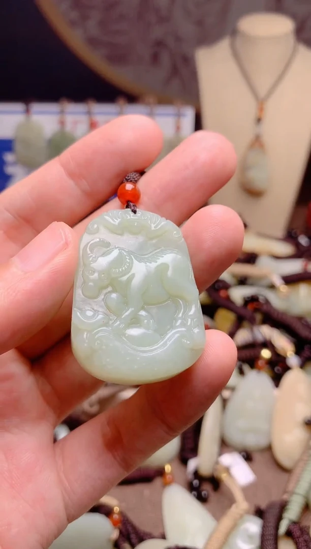 和田玉未镶嵌颈饰1