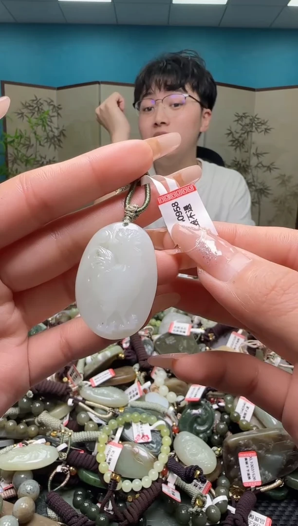 颈饰未镶嵌和田玉多样性发一