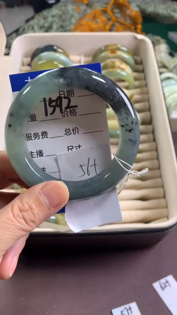 未镶嵌蛇纹石玉手镯1592