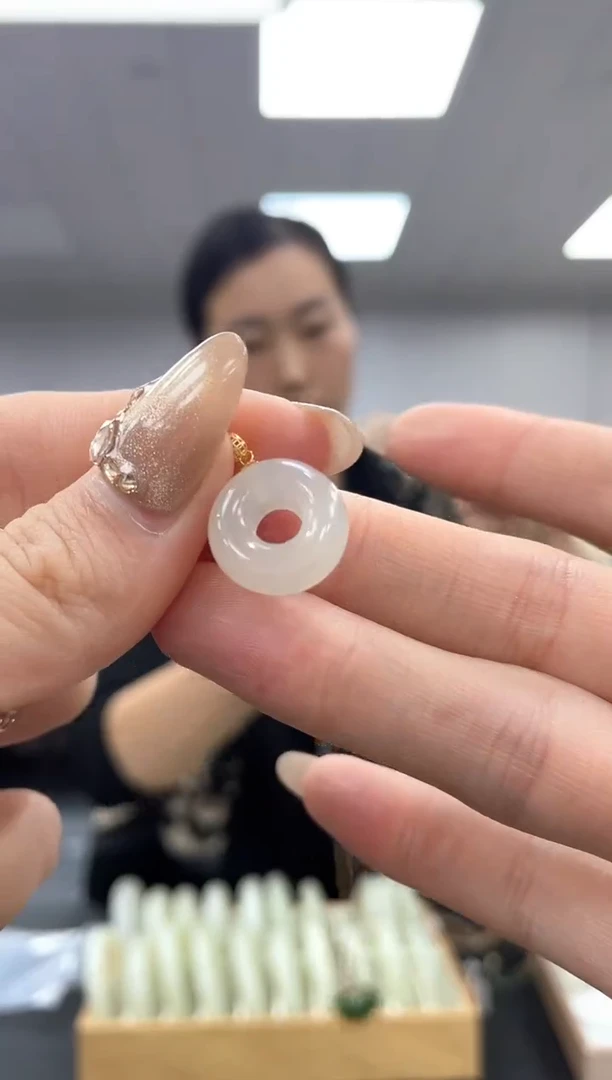 【闪购商品】和田玉吊坠18K金镶嵌多样性拍一发一jj