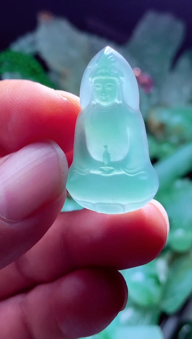 未镶嵌定制翡翠八****?翡翠毛货定制