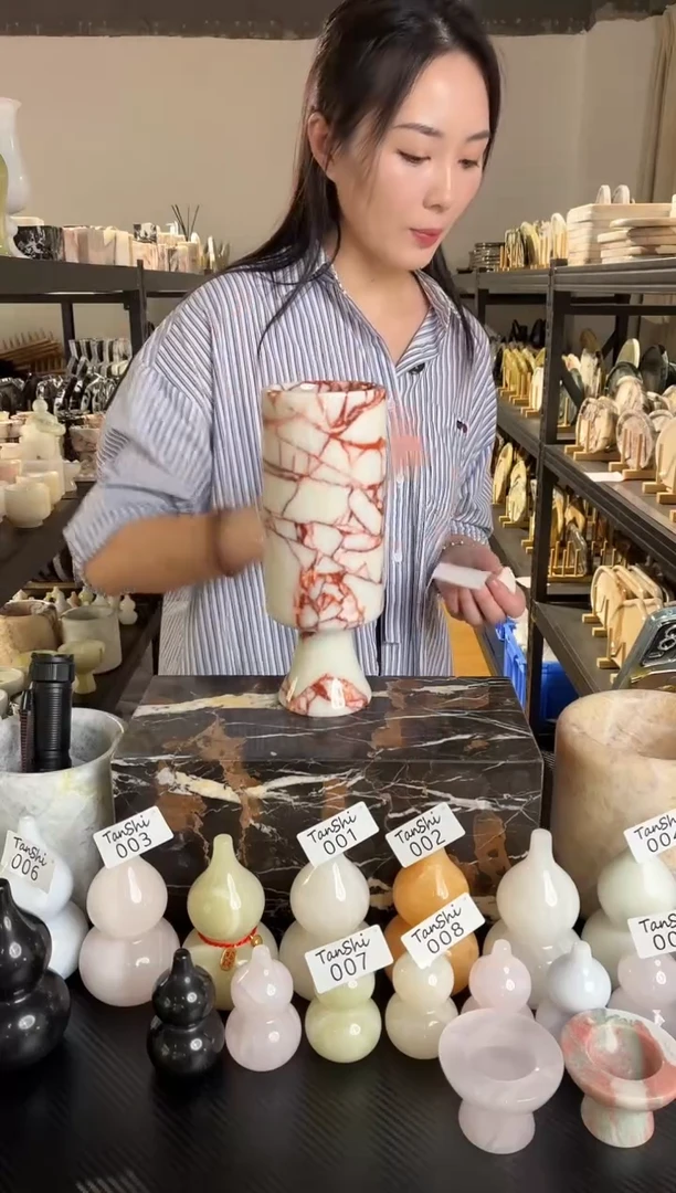 石材011宝红花瓶
