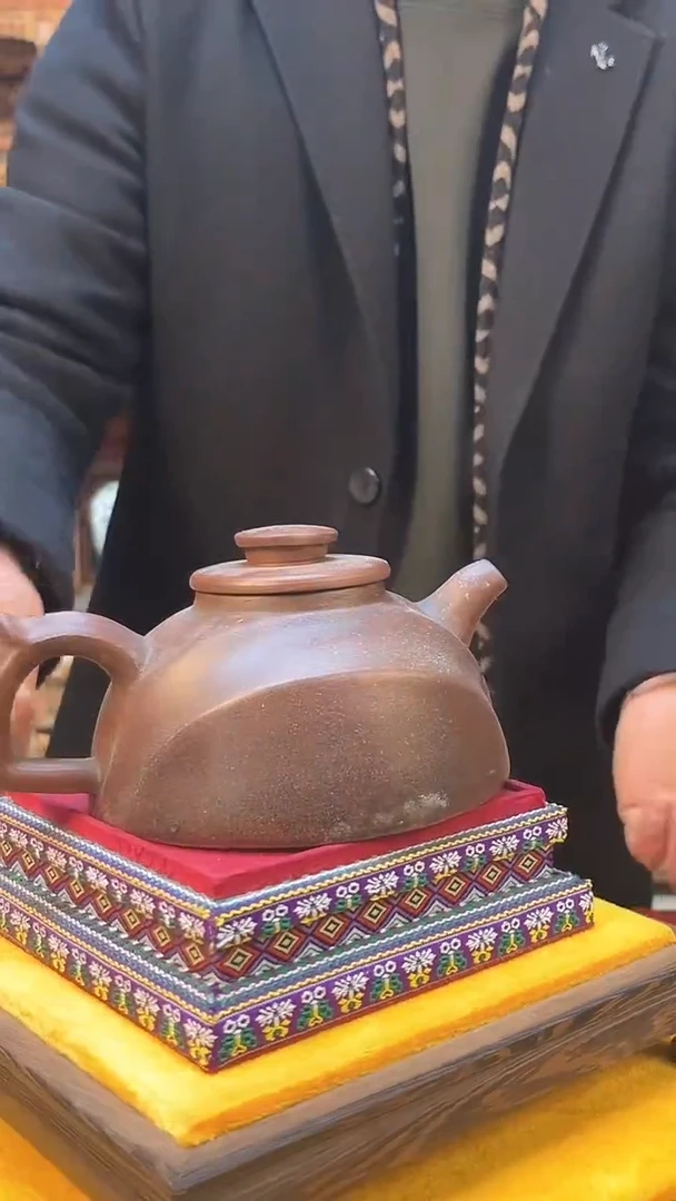 【闪购商品】紫砂茶壶562F现代工艺品一个