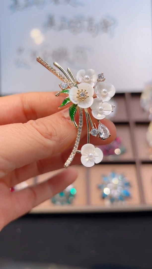 锆石铜合金花束时尚胸针