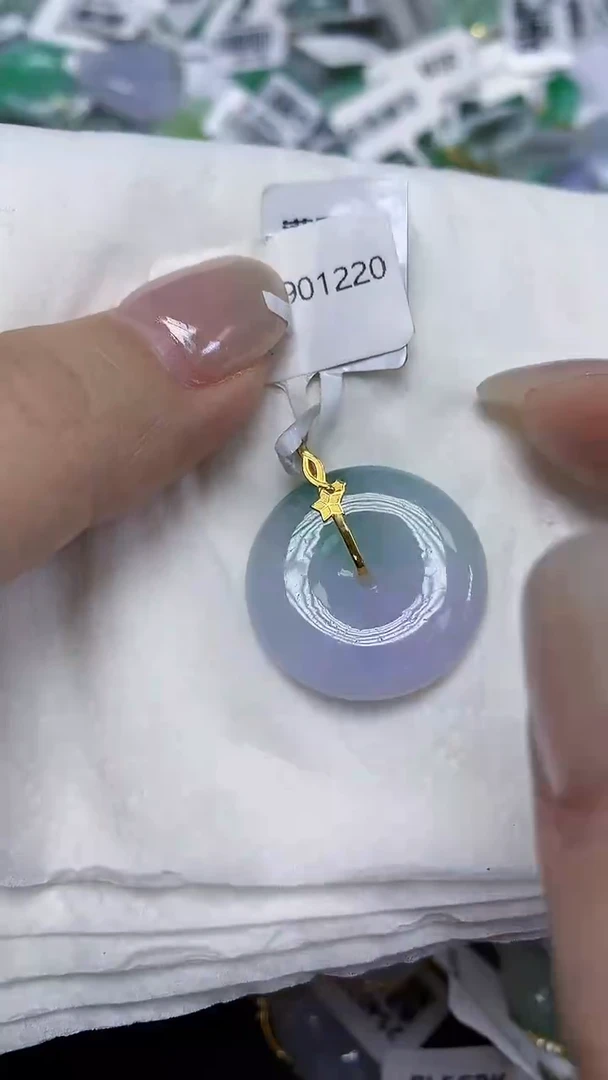 翡翠18K金镶嵌颈饰天然缅甸翡翠A货