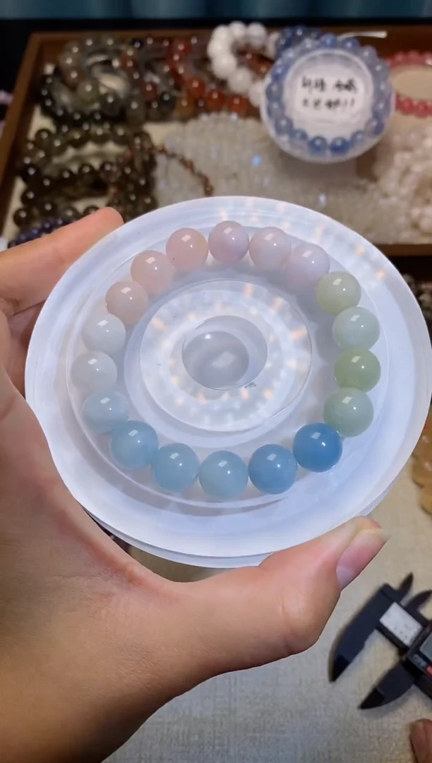 水晶手串未镶嵌摩根石
