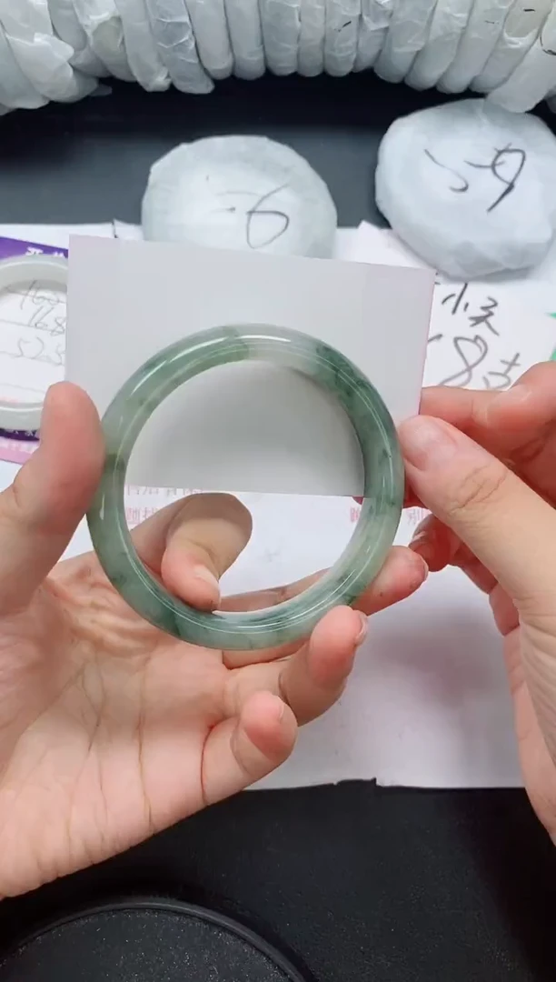 未镶嵌手镯石英质玉101/63-64