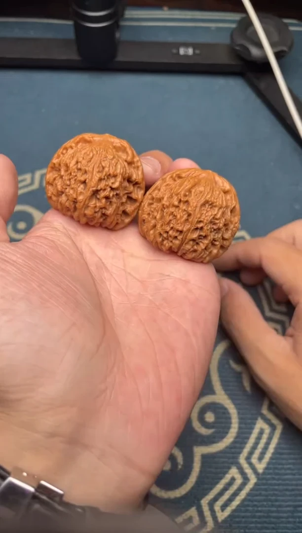 文玩核桃吊坠南疆石全品39