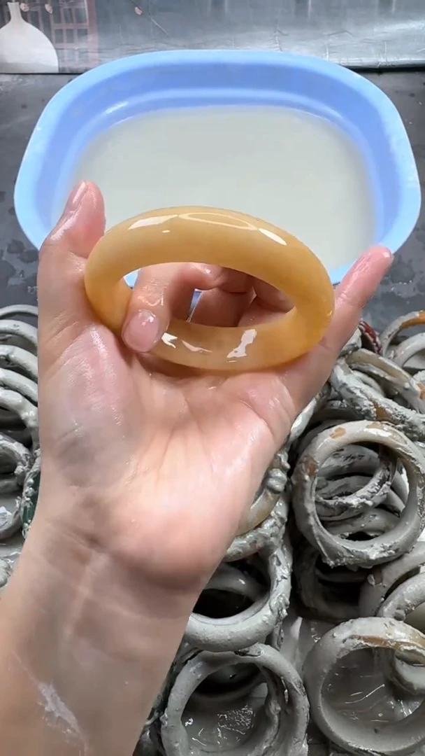 石英质玉手镯未镶嵌12