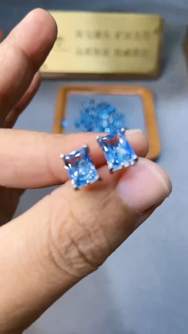 【闪购商品】海蓝宝石耳饰银S925镶嵌1564