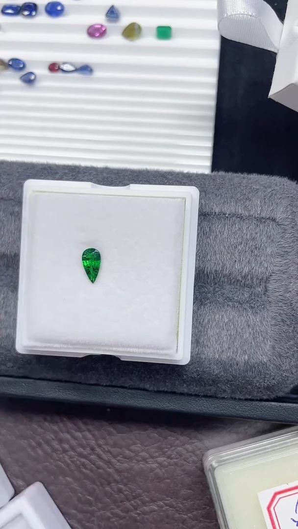 未镶嵌裸石石榴石0.8ct